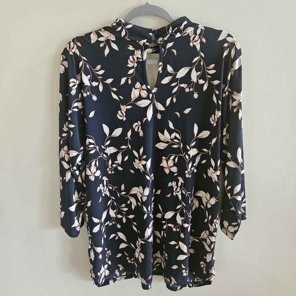 Torrid Black & Tan Floral Blouse - Picture 6 of 8